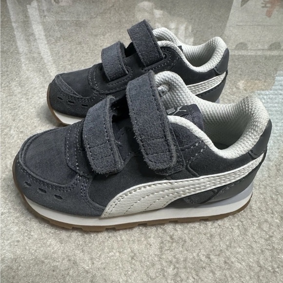PUMA GREY SUEDE INFANT TODDLER SNEAKERS SZ 6 - Picture 1 of 5